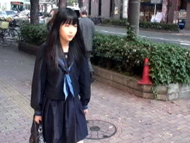 京人形のような美少女のちんちん玉遊び